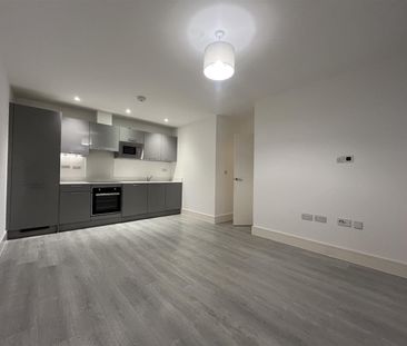 Towergate House, 352 Avebury Boulevard, Milton Keynes, Buckinghamsh... - Photo 4