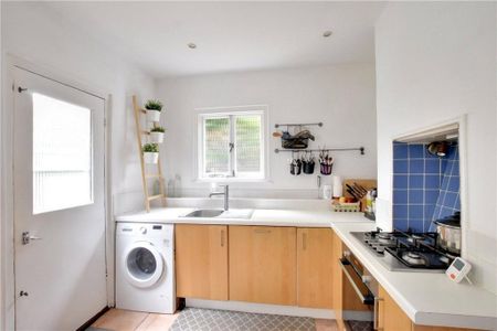 3 bedroom terraced house to rent - Photo 4
