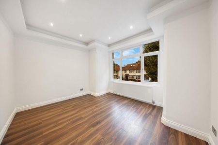 3 bedroom flat to rent - Photo 3