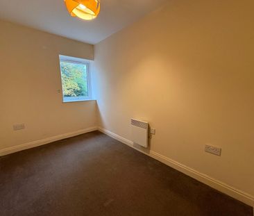 6 Royal Court, Hindley, , UK - Photo 5