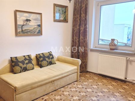 Tuż przy metrze - Photo 3