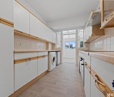 4 bedroom terraced house to rent - Photo 2