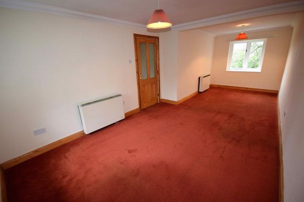 3 bedroom flat to rent - Photo 1