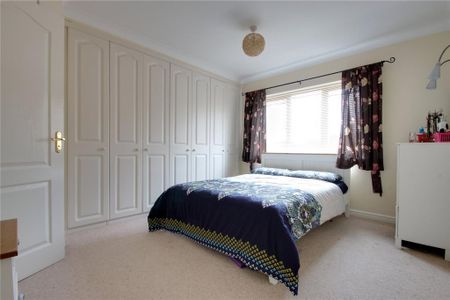 4 bedroom detached house to rent - Photo 5