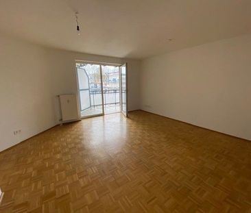 Charmante Wohnung mit Aufzug und Balkon - wird von uns renoviert. - Photo 1