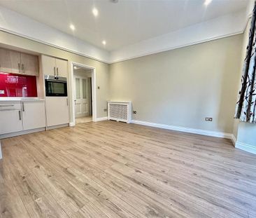 2 bedroom ground floor flat to rent - Photo 2