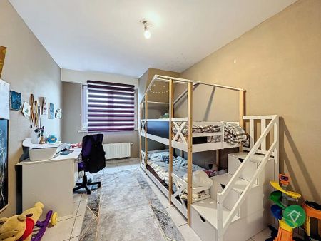 Appartement met 2 slaapkamers en ondergrondse garage. - Photo 4