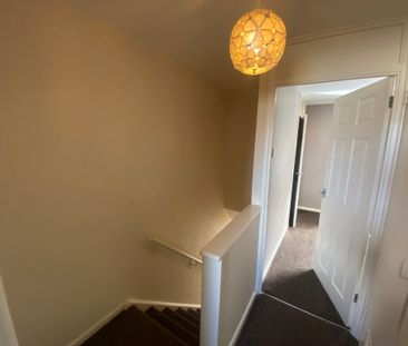 Snowden Walk, Leeds - Photo 4