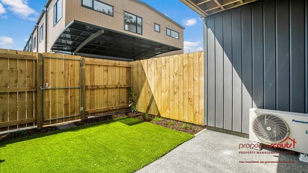 Stanmore Bay Town House - Photo 1
