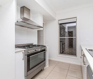 Prime Location! - Photo 3