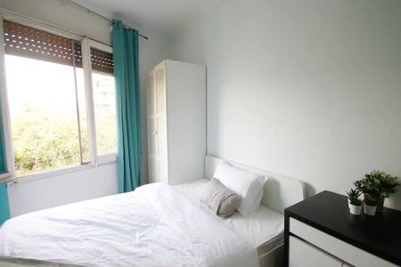 Carrer del Cinca, Barcelona, Catalonia 08030 - Photo 2