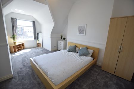 2 bed flat to rent in Dalkeith Steps, Bournemouth, BH1 - Photo 3