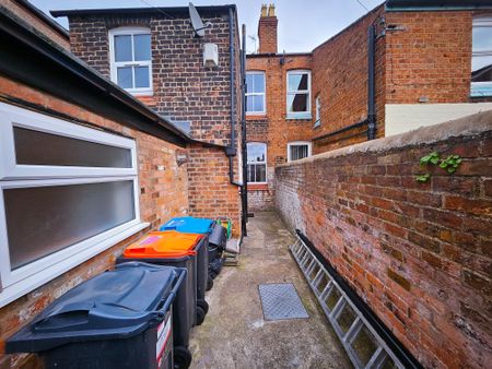 Whipcord Lane, Chester - Photo 4