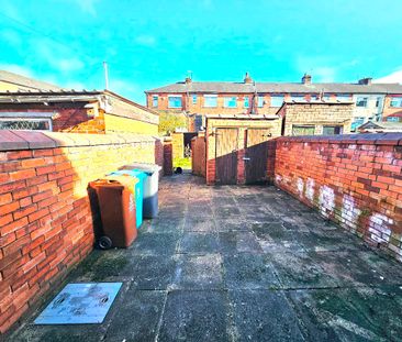 Hollinhall Street, Greenacres, Oldham, OL4 - Photo 6