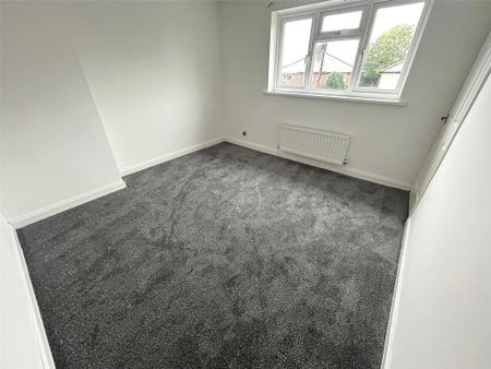 2 bedroom semi-detached house to rent - Photo 5