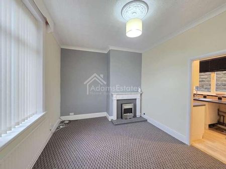 Chickenley Lane, Dewsbury, WF12 - Photo 2