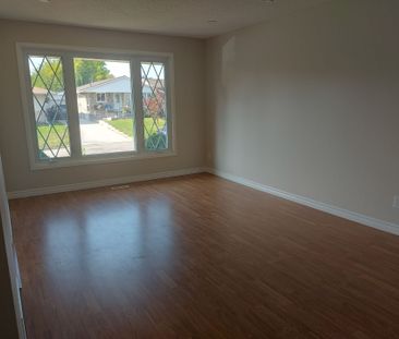 For Lease - 86 Overlea Crescent Unit# Main, Kitchener, Ontario - Photo 4