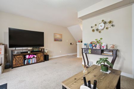 For Lease - 626 Woodlawn Road Unit# 626A, Guelph, Ontario - Photo 3