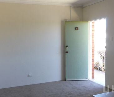 One Bedroom Unit with Carport - Photo 2