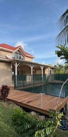 Location Maison 5 pièces 167m² LE FRANCOIS 97240 - Photo 2