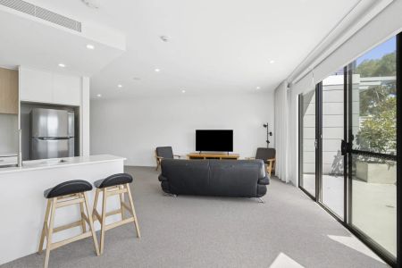 Lake views to enjoy all year round - Photo 3