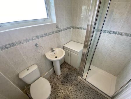 2 bedroom detached bungalow to rent - Photo 3