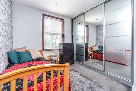 1 Bed Flat, Lea Bridge Road, E5 - Photo 3