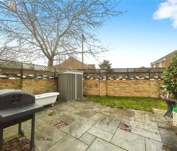 Hanson Close, Burpham, Guildford, Surrey, GU4 7NJ - Photo 2