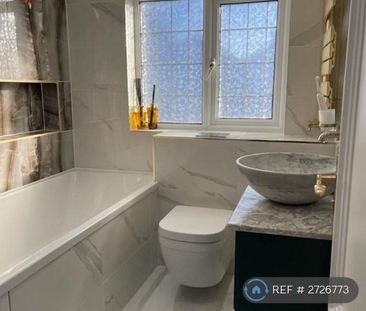 2 bedroom semi-detached house to rent - Photo 3