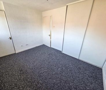 2 bedroom semi-detached house to rent - Photo 5