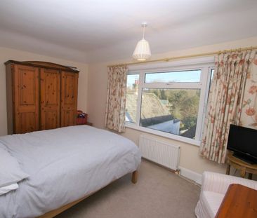 Semi-detached house to rent on - Photo 3