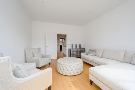 4 bedroom end of terrace house to rent - Photo 4