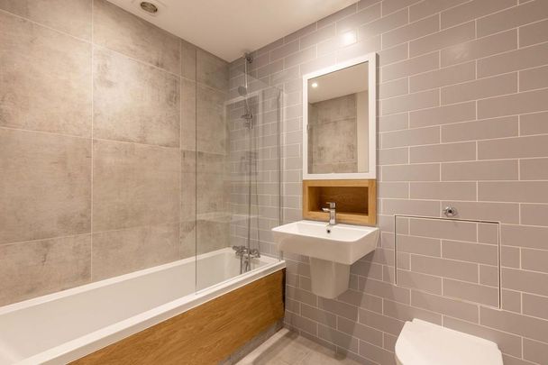 2 bedroom flat to rent - Photo 1