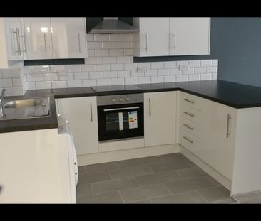 3 Bed Flat, Fox St, L3 - Photo 3
