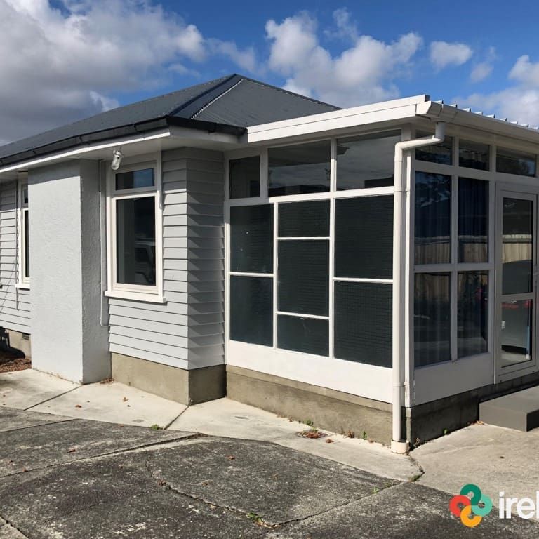 Spacious Tidy One Double Bedroom Rear Unit - Photo 1