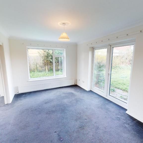 5 bedroom detached house to rent - Photo 1