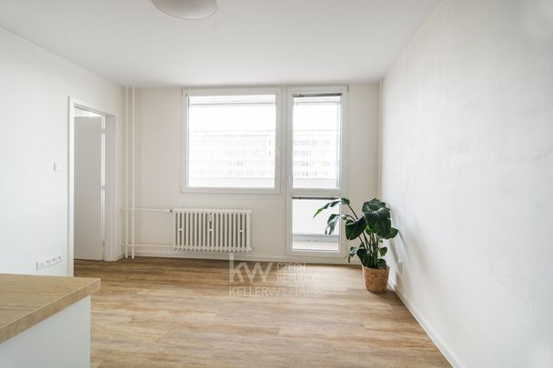 Slunné 2+kk po kompletní rekonstrukci s lodžií, 40,7 m - Photo 1