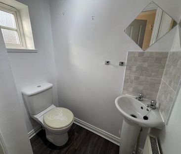 2 bedroom semi-detached house to rent - Photo 4