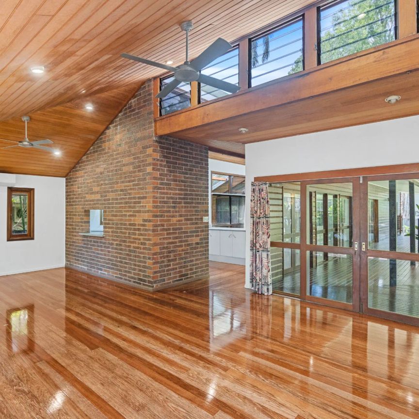 Costal retreat, steps to Kewarra Beach - Photo 1