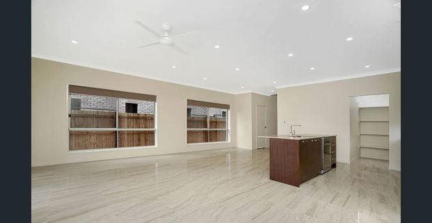 AIR-CONDITIONING... GAS COOK-TOP... BATH... PLENTY OF STORAGE... FANS THROUGH-OUT... EASY ACCESS TO SHOPPING CENTRES & PUBLIC TRANSPORT... - Photo 1