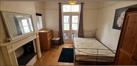 1 bedroom in a house share to rent - Photo 5