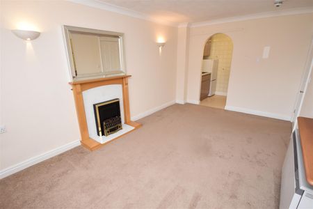 Hesslewell Court, Heswall - Photo 2