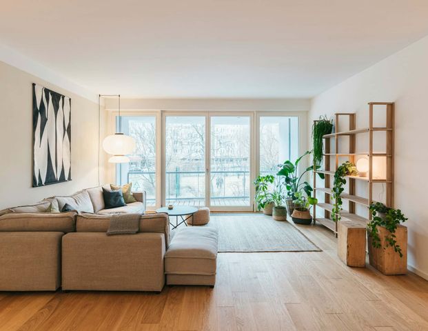 New modern apartment in the heart of Friedrichshain - Foto 1