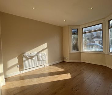 3 bed terraced house to rent Cromwell Road, Hayes UB3 - Photo 4