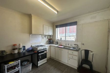 Great Location - Photo 3