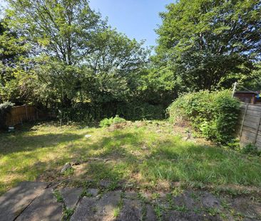 4 bedroom semi-detached house to rent - Photo 4