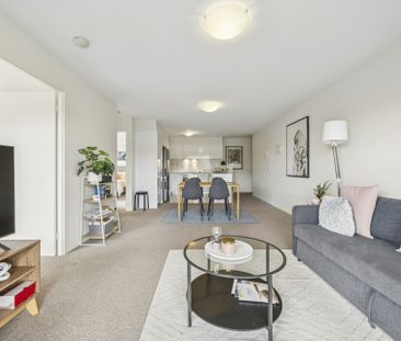 Modern, well��'�€'located apartment with rare double parking - Photo 4