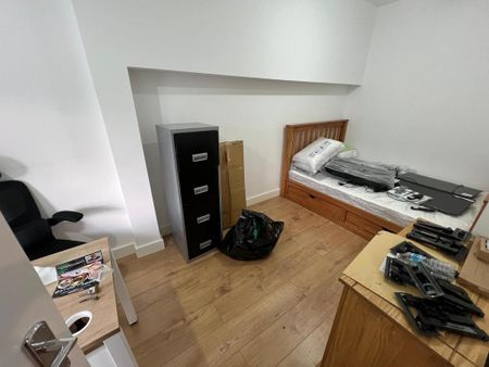 7 bedroom semi-detached house to rent - Photo 5