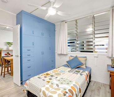 Two storey home with workshop - Photo 3