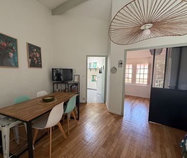 NIMES CENTRE - T3 MEUBLÉ , RENOVÉ 66.65 M² DERNIER ETAGE AVEC TERRA... - Photo 3